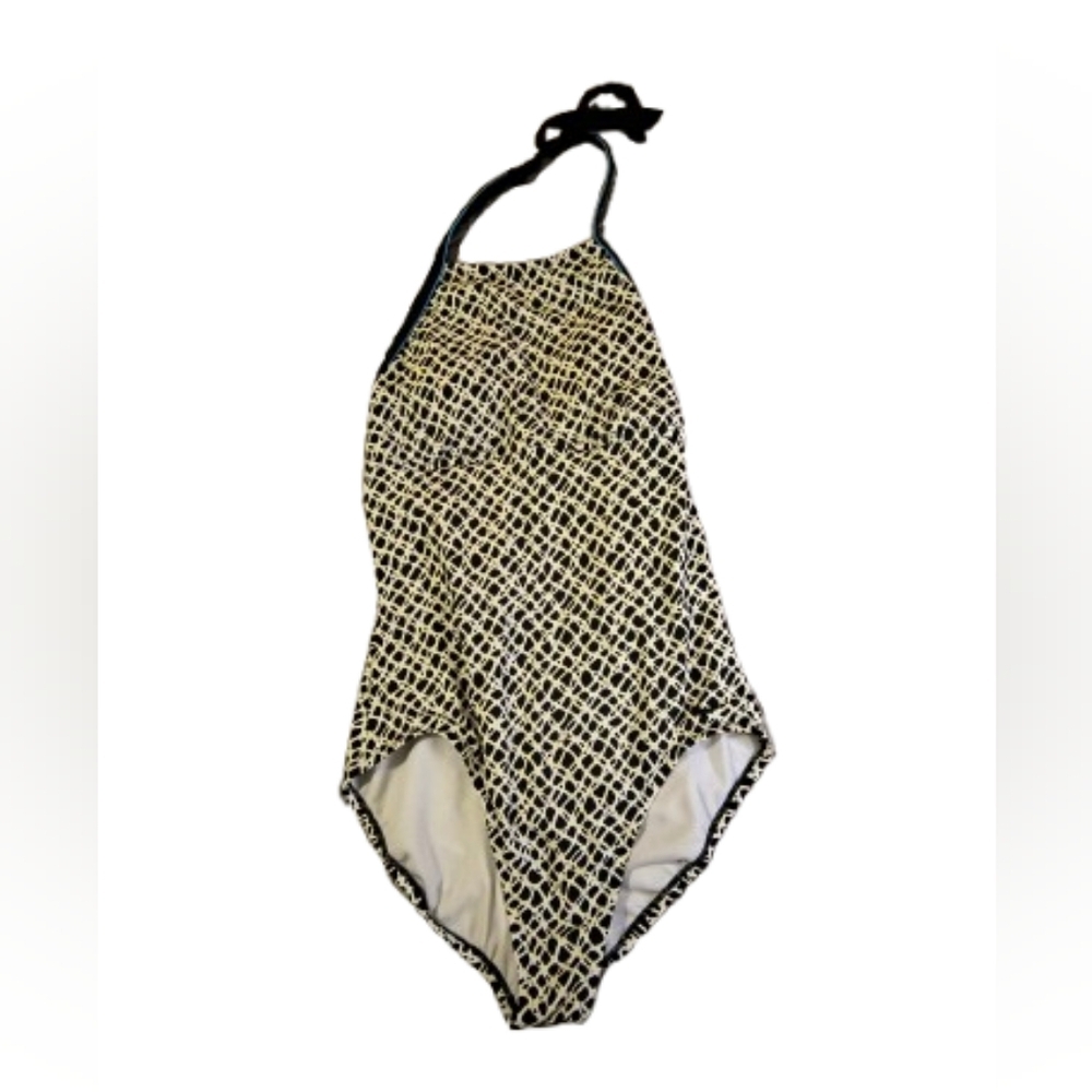 Stylish Black and White Women's Swimsuit